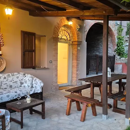 Feriehus Borgo Canapegna - 