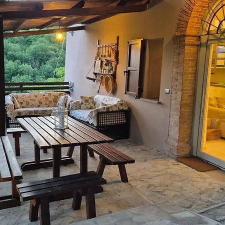 בית נופש Borgo Canapegna - 